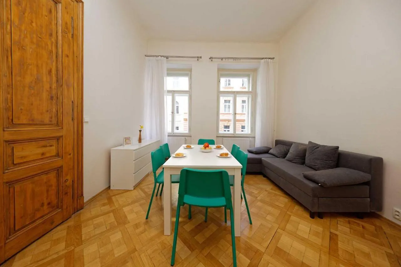 Apartment Manesova 4 Praga
